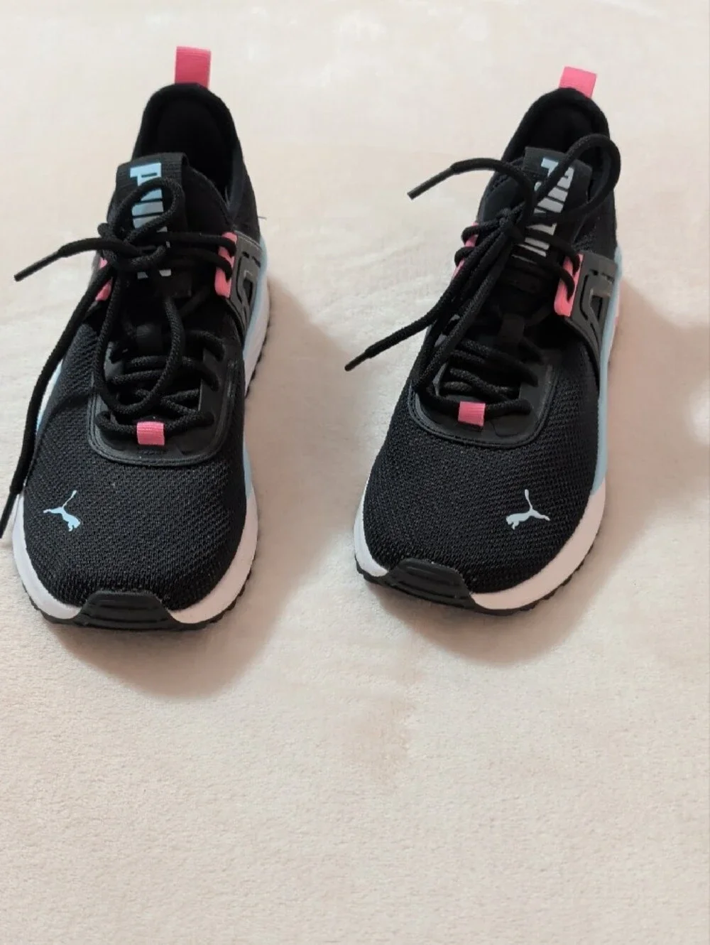PUMA Women's Black and Pink Athletic Sneakers